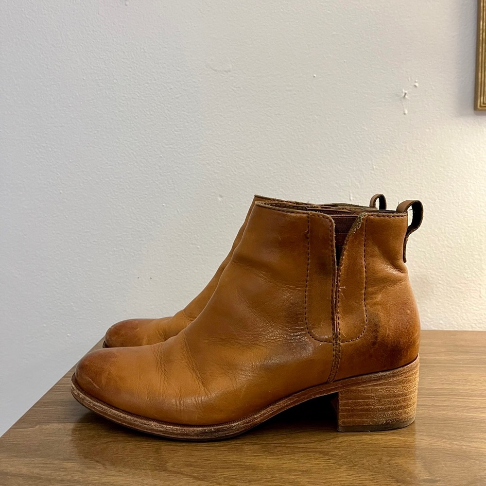 Kork-Ease Genuine Leather Boots. Size 8.5